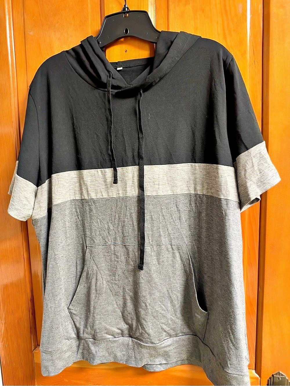 Woman’s Short Sleeved Hooded Tshirt  in Black & Gray 2XL